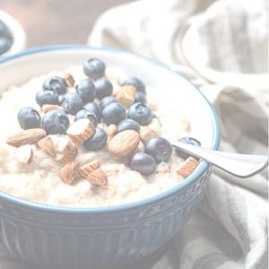 oatmeal with blueberries and almonds