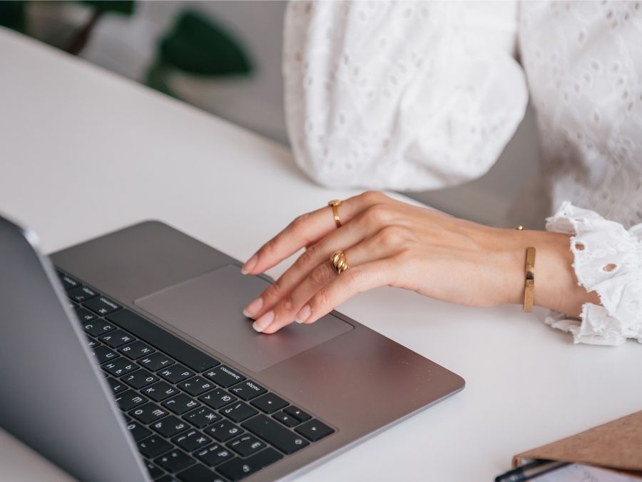 career woman on laptop